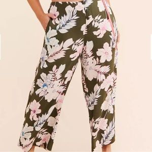 Sanctuary Pants - Size M - lightly used